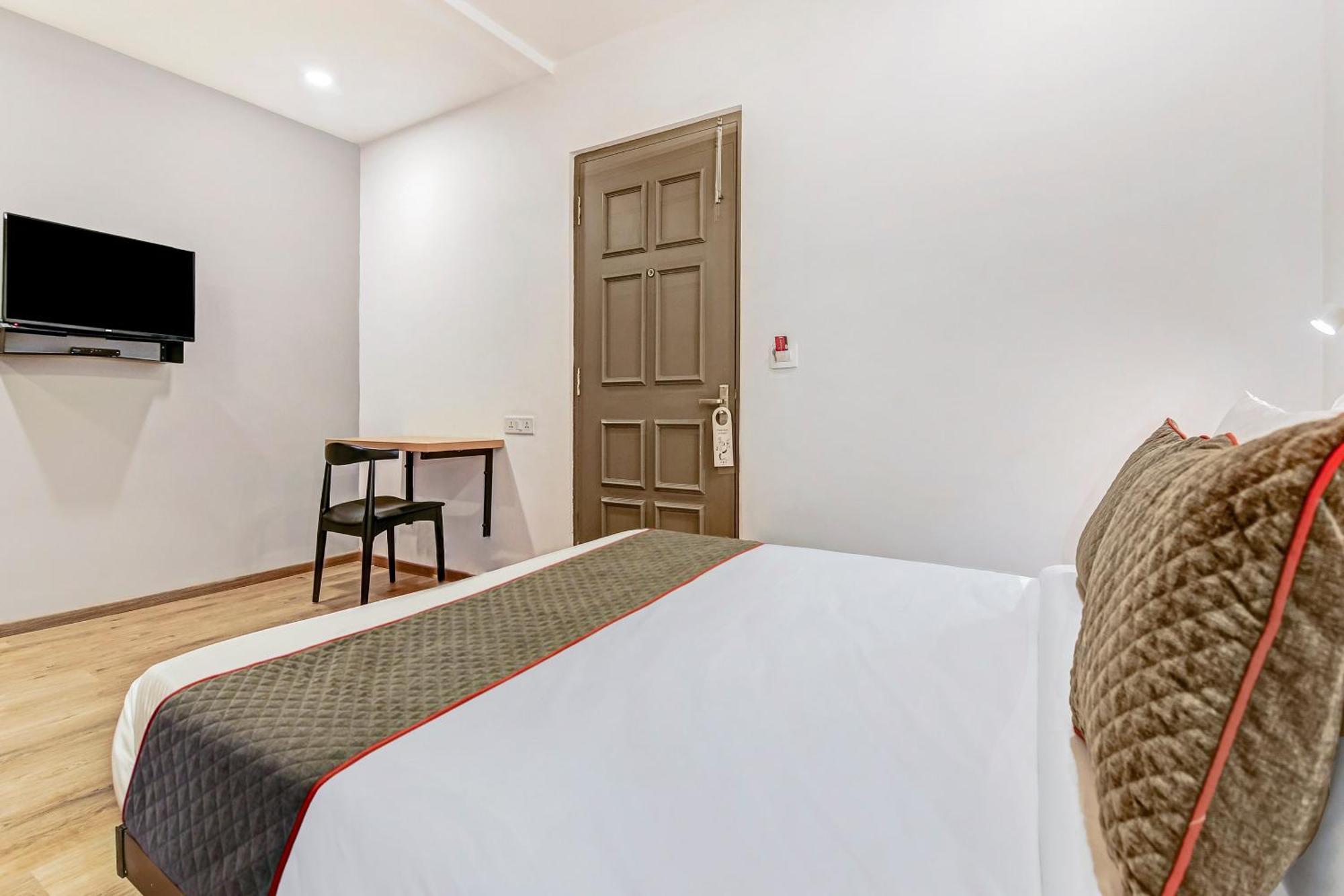Townhouse Knowledge Park ||| Near Sharda University Велика Нойда Екстер'єр фото
