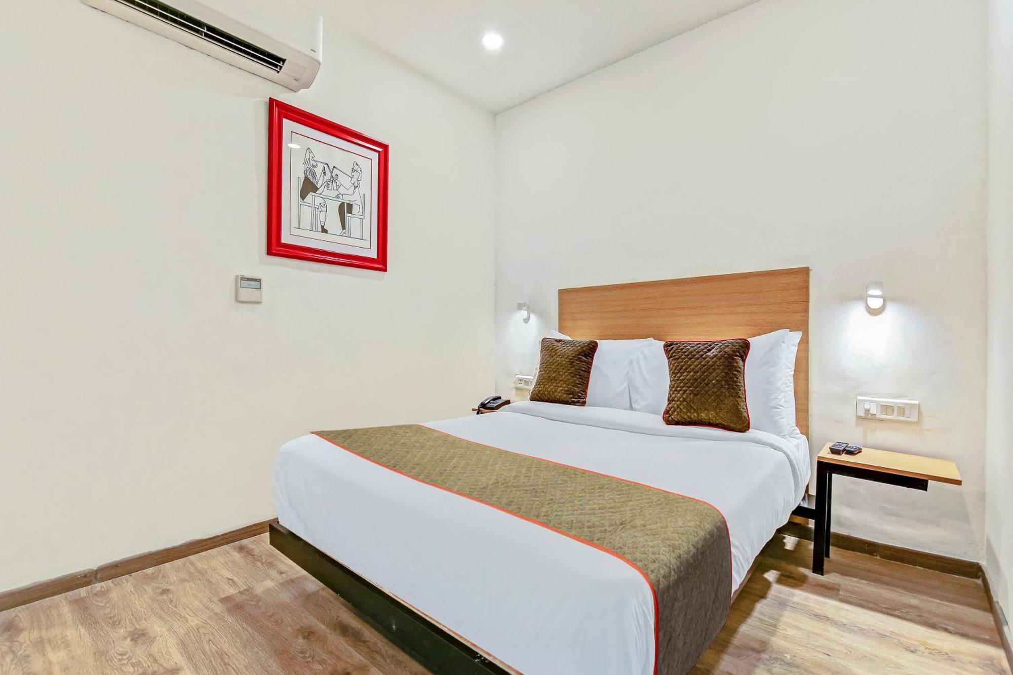 Townhouse Knowledge Park ||| Near Sharda University Велика Нойда Екстер'єр фото