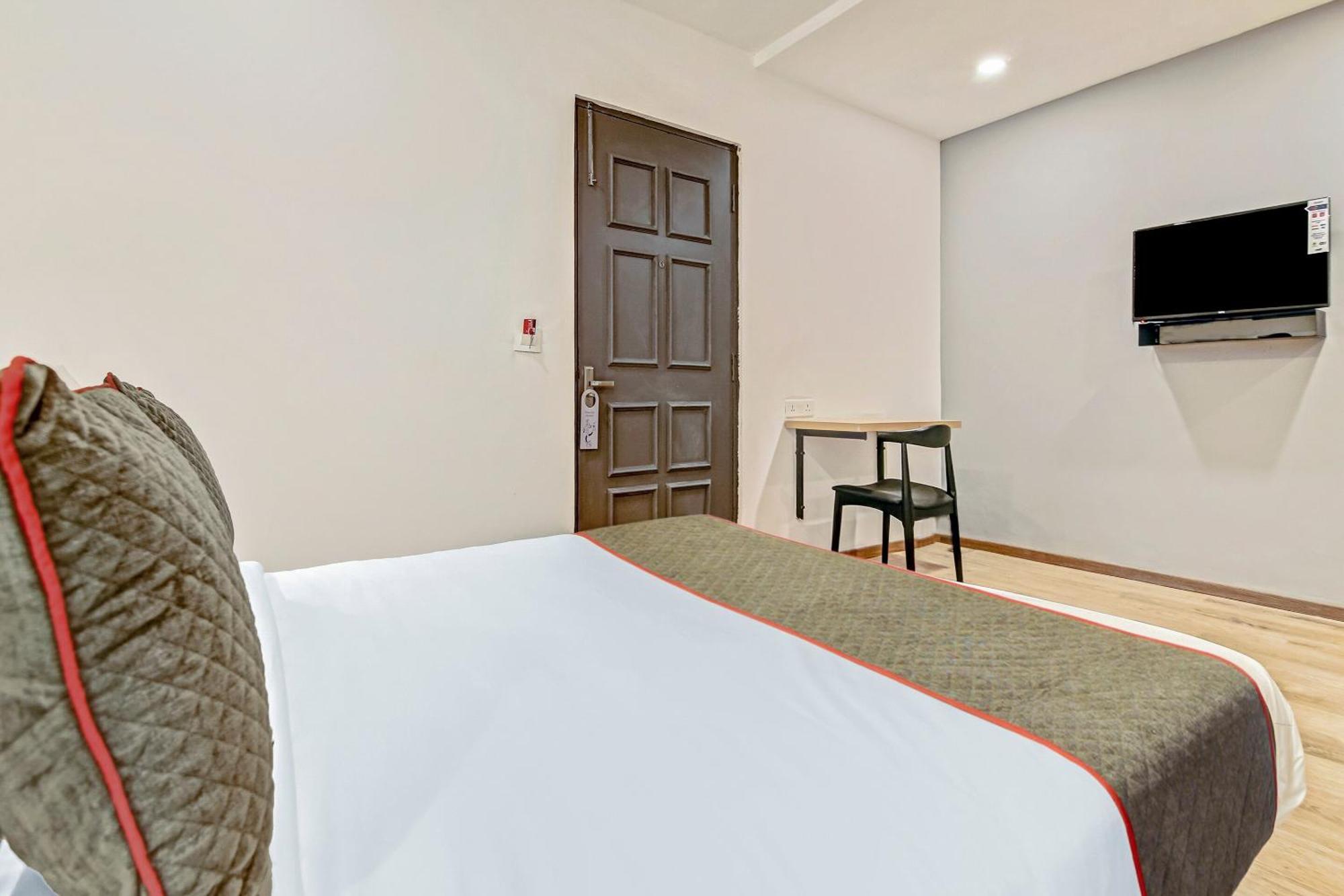 Townhouse Knowledge Park ||| Near Sharda University Велика Нойда Екстер'єр фото